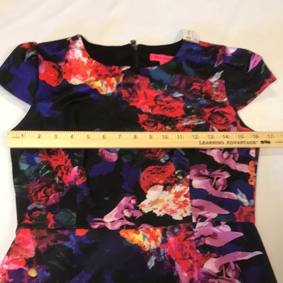 Betsey Johnson women’s midi length floral dress size 6 cap sleeve fully lined - Picture 11 of 13